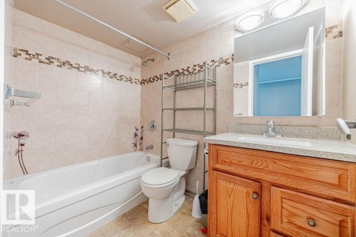 1107 10125 109 Street, Edmonton, AB - Indoor Photo Showing Bathroom