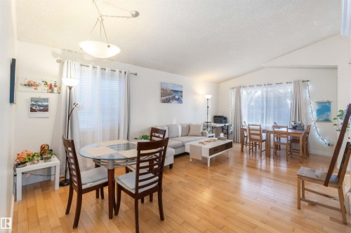 Edmonton, AB - Indoor Photo Showing Dining Room