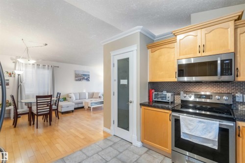 Edmonton, AB - Indoor Photo Showing Kitchen