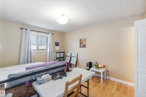 Edmonton, AB - Indoor