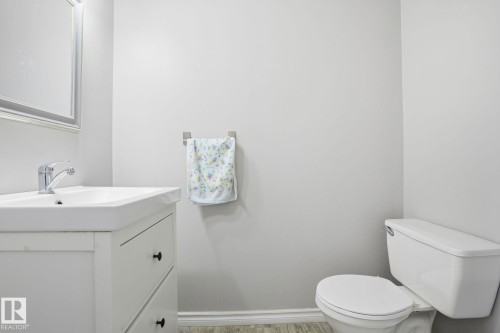 18024 93 Avenue, Edmonton, AB - Indoor Photo Showing Bathroom