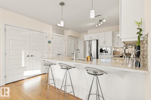 805 2755 109 Street, Edmonton, AB - Indoor Photo Showing Kitchen With Upgraded Kitchen