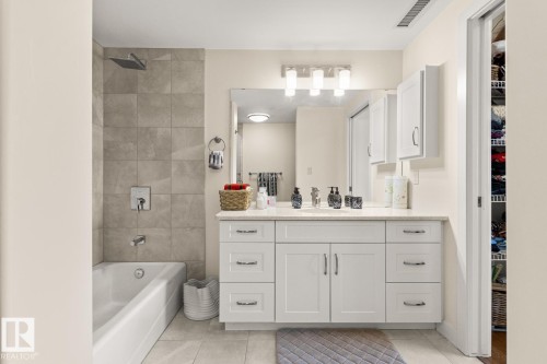 805 2755 109 Street, Edmonton, AB - Indoor Photo Showing Bathroom
