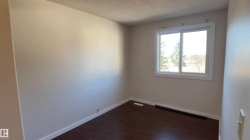 41 2024 57 Street, Edmonton, AB - Indoor Photo Showing Other Room