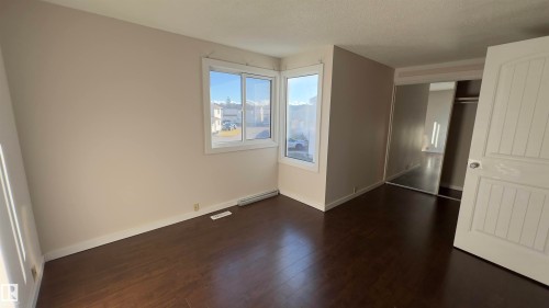41 2024 57 Street, Edmonton, AB - Indoor Photo Showing Other Room