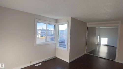 41 2024 57 Street, Edmonton, AB - Indoor Photo Showing Other Room
