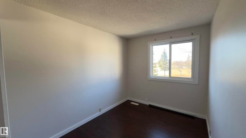 41 2024 57 Street, Edmonton, AB - Indoor Photo Showing Other Room