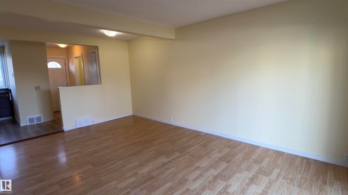 41 2024 57 Street, Edmonton, AB - Indoor Photo Showing Other Room