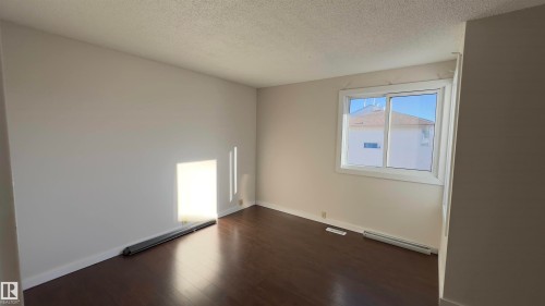 41 2024 57 Street, Edmonton, AB - Indoor Photo Showing Other Room
