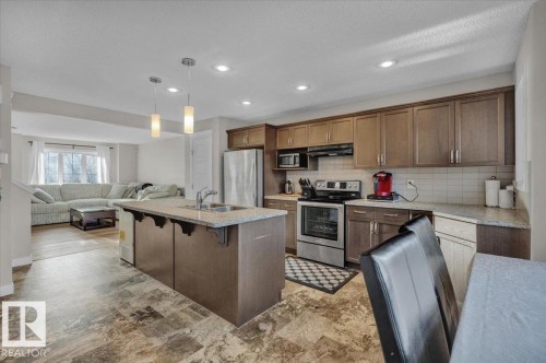 164 Desrochers Gate, Edmonton, AB - Indoor Photo Showing Kitchen