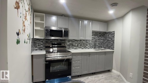 13516 42 Street, Edmonton, AB - Indoor