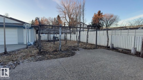 13516 42 Street, Edmonton, AB - Outdoor