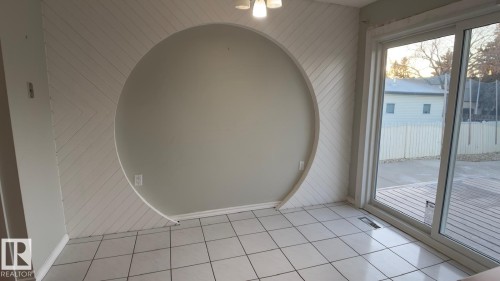 13516 42 Street, Edmonton, AB - Indoor Photo Showing Other Room