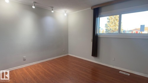 13516 42 Street, Edmonton, AB - Indoor Photo Showing Other Room
