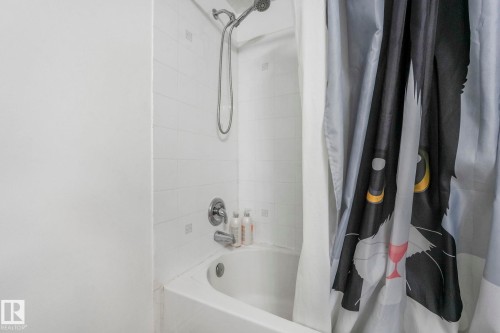 309 10636 120 Street, Edmonton, AB - Indoor Photo Showing Bathroom