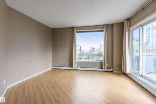 901 10504 99 Avenue, Edmonton, AB - Indoor Photo Showing Other Room