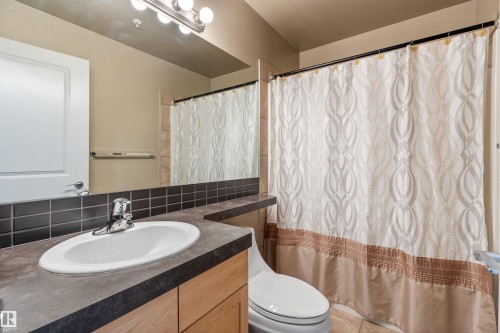 901 10504 99 Avenue, Edmonton, AB - Indoor Photo Showing Bathroom