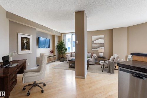 901 10504 99 Avenue, Edmonton, AB - Indoor