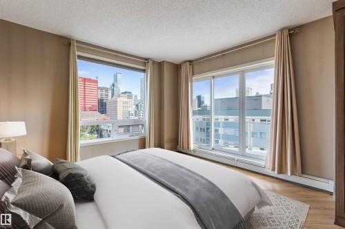 901 10504 99 Avenue, Edmonton, AB - Indoor Photo Showing Bedroom