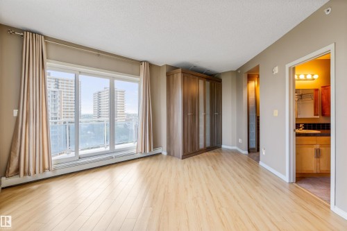 901 10504 99 Avenue, Edmonton, AB - Indoor Photo Showing Other Room