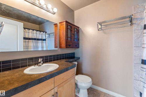 901 10504 99 Avenue, Edmonton, AB - Indoor Photo Showing Bathroom