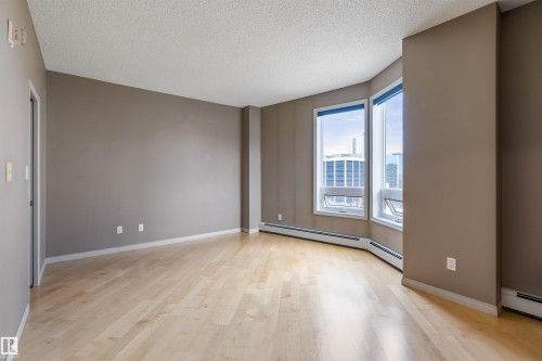 901 10504 99 Avenue, Edmonton, AB - Indoor Photo Showing Other Room