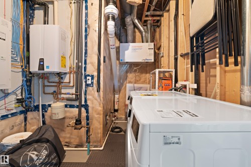 2654 Donaghey Crescent, Edmonton, AB - Indoor Photo Showing Basement