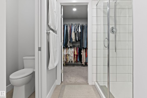 2654 Donaghey Crescent, Edmonton, AB - Indoor Photo Showing Bathroom