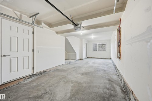 38 1010 Rabbit Hill Road, Edmonton, AB - Indoor