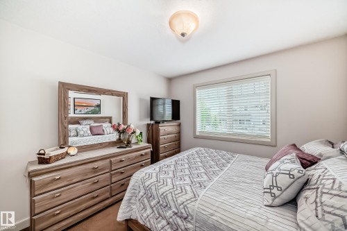 1673 James Mowatt Trail, Edmonton, AB - Indoor Photo Showing Bedroom
