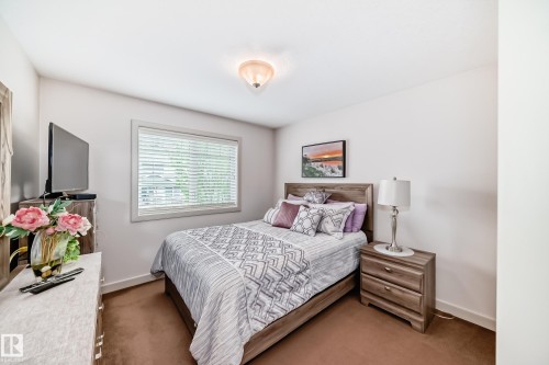 1673 James Mowatt Trail, Edmonton, AB - Indoor Photo Showing Bedroom