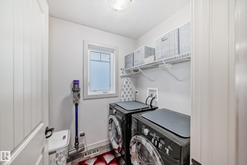 1673 James Mowatt Trail, Edmonton, AB - Indoor Photo Showing Laundry Room