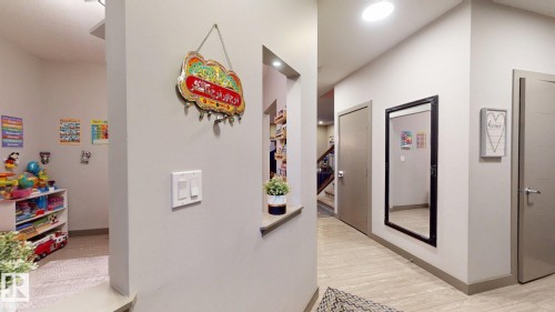 8031 Evans Crescent, Edmonton, AB - Indoor Photo Showing Other Room