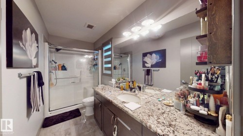 8031 Evans Crescent, Edmonton, AB - Indoor Photo Showing Bathroom