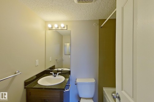 414 11820 22 Avenue, Edmonton, AB - Indoor Photo Showing Bathroom