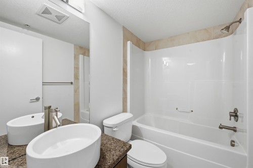 802 10055 118 Street, Edmonton, AB - Indoor Photo Showing Bathroom
