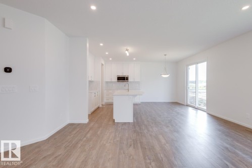 1528 206 Street, Edmonton, AB - Indoor Photo Showing Kitchen