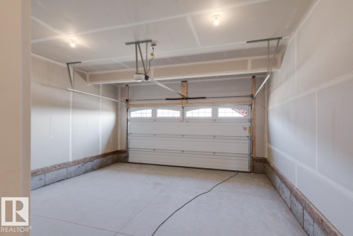 1528 206 Street, Edmonton, AB - Indoor Photo Showing Garage
