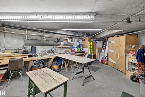 103 10935 21 Avenue, Edmonton, AB - Indoor Photo Showing Garage