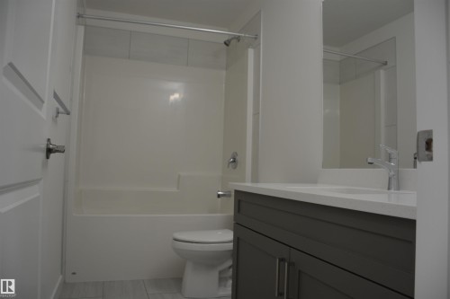 72 2710 66 Street, Edmonton, AB - Indoor Photo Showing Bathroom