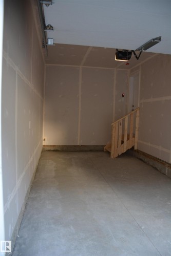 72 2710 66 Street, Edmonton, AB - Indoor Photo Showing Garage