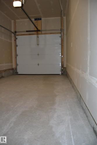 72 2710 66 Street, Edmonton, AB - Indoor Photo Showing Garage