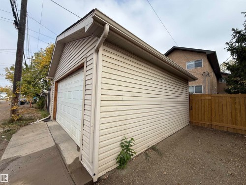 11438 97 Street, Edmonton, AB - Outdoor