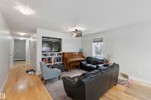 11438 97 Street, Edmonton, AB - Indoor