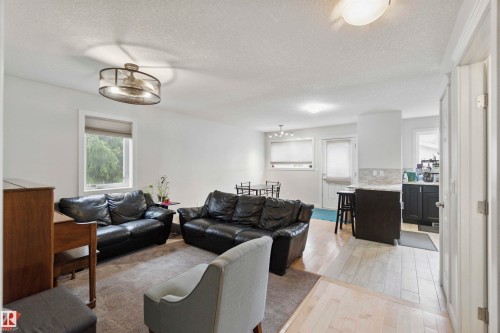 11438 97 Street, Edmonton, AB - Indoor Photo Showing Living Room