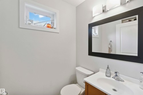 11438 97 Street, Edmonton, AB - Indoor Photo Showing Bathroom