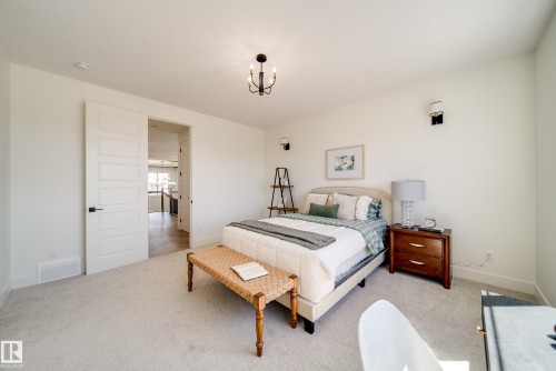 7023 177 Avenue, Edmonton, AB - Indoor Photo Showing Bedroom
