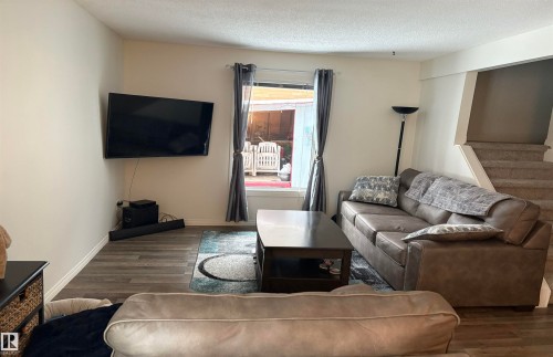 104 Greenfield Estates, St. Albert, AB - Indoor Photo Showing Living Room