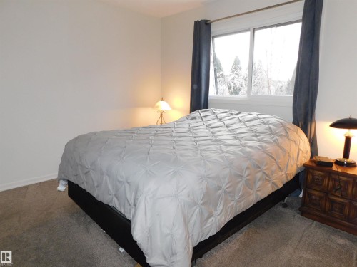 104 Greenfield Estates, St. Albert, AB - Indoor Photo Showing Bedroom