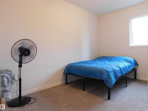 104 Greenfield Estates, St. Albert, AB - Indoor Photo Showing Bedroom